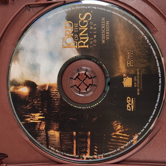 The Two Towers, Lord Of The Rings Wide-screen DVD - Picture 4 of 11